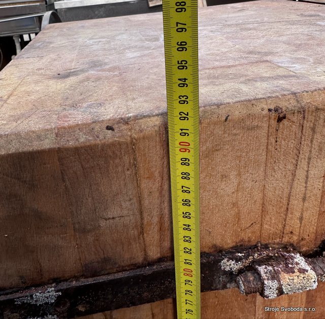 Špalek řeznický dřevěný 500x500x920 (Spalek reznicky dreveny 500x500x920mm (5).JPG)